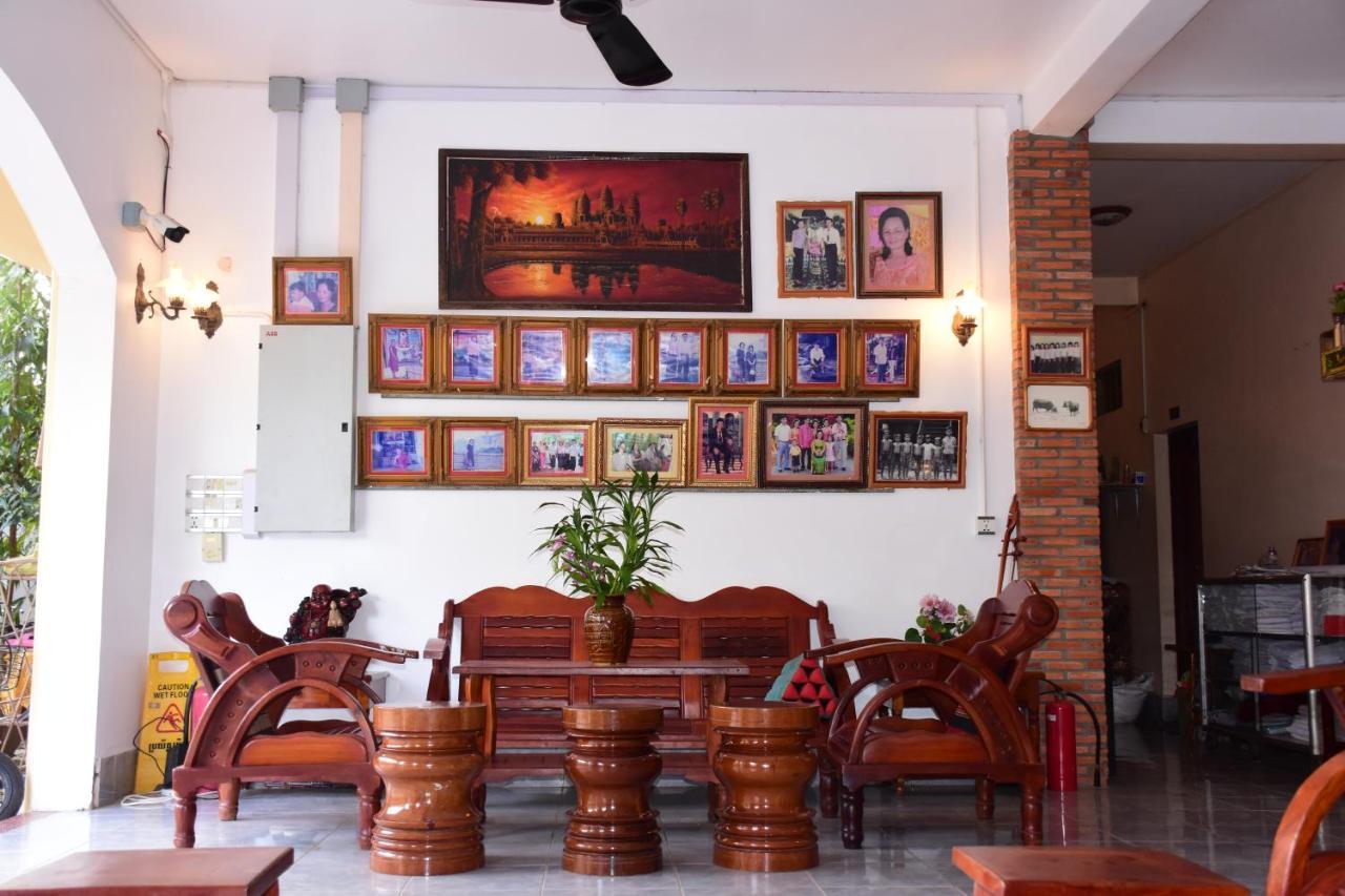 Bou Savy Guesthouse Siem Reap Bagian luar foto
